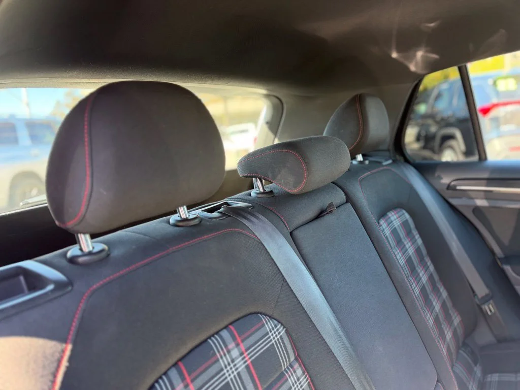 Used 2017 Black Volkswagen S image 17