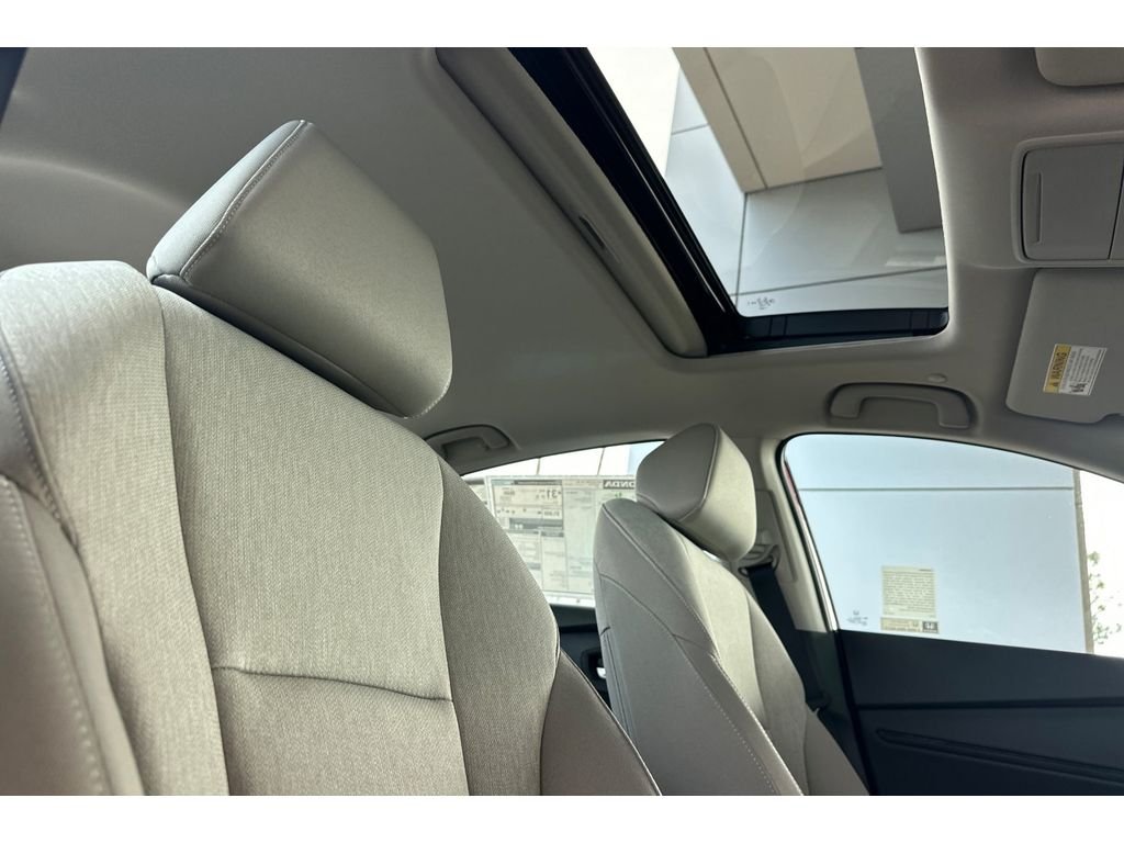 New 2026 Platinum White Pearl Honda SE image 18