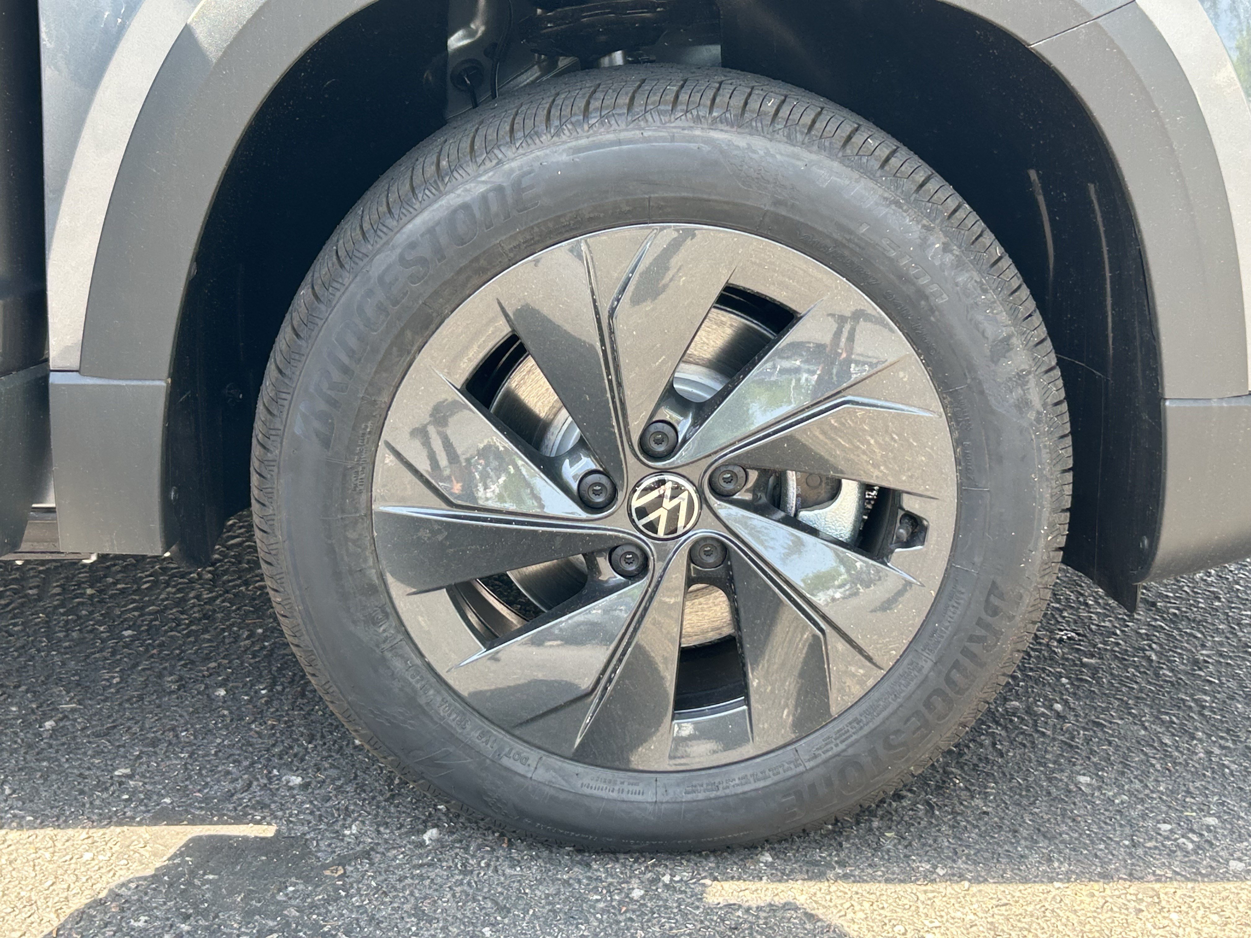 New 2026 Platinum Gray Metallic Volkswagen S image 5