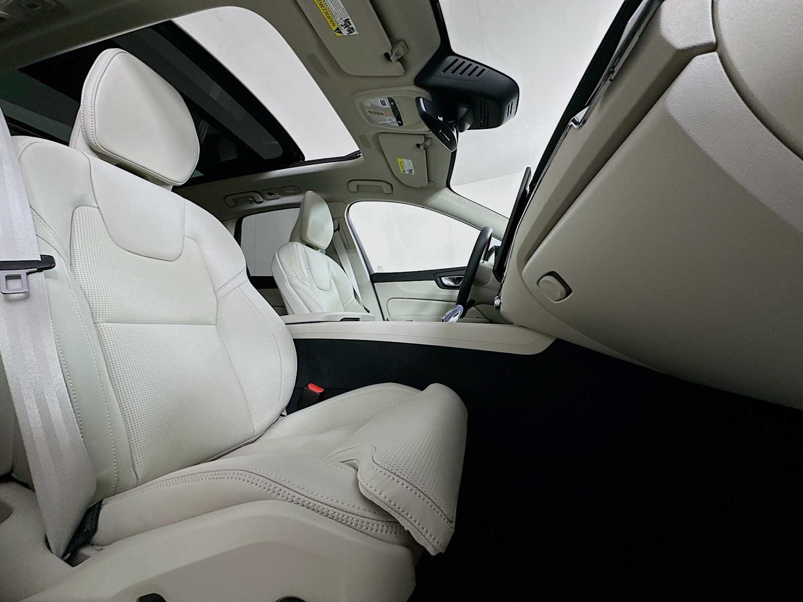 New 2026 Vapour Grey Volvo Ultra image 25