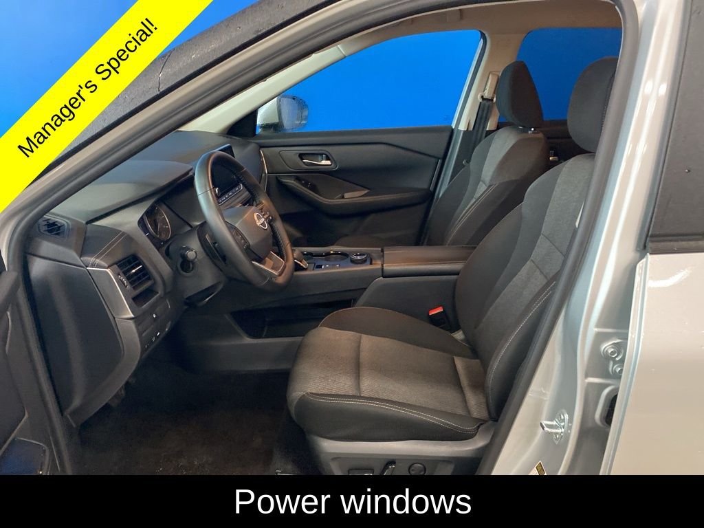 Used 2025 Silver Nissan SV image 10