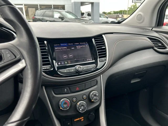 Used 2020 White Chevrolet LT image 34
