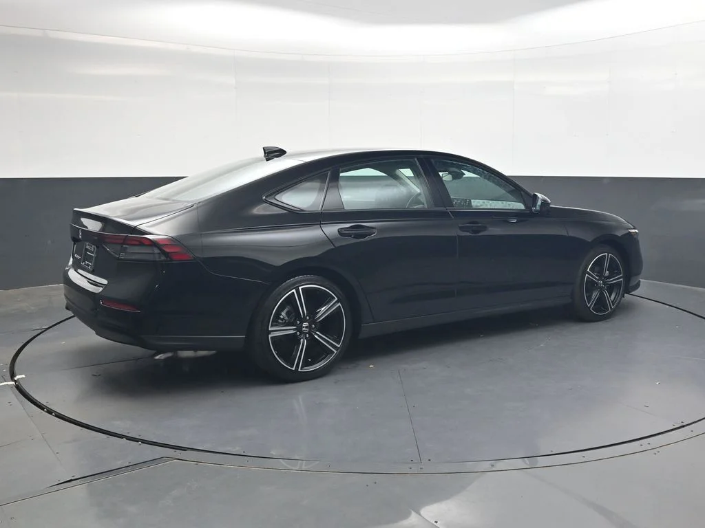 Used 2026 Crystal Black Pearl Honda SE image 4