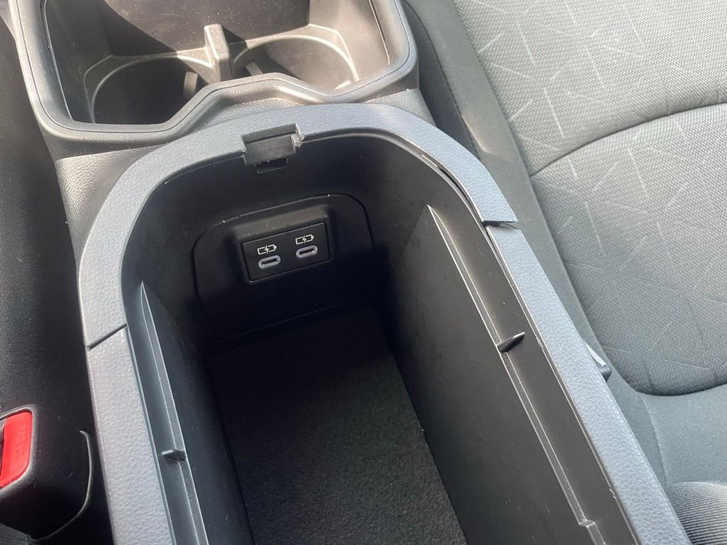 2024 Toyota RAV4 XLE - Photo 30