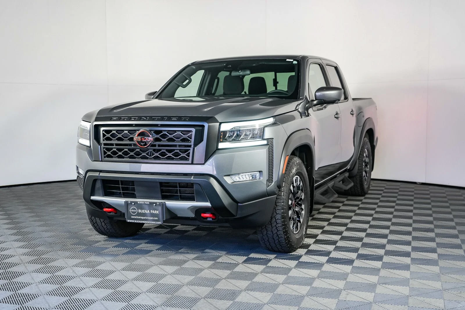 Used 2024 Gray Nissan PRO-X image 3