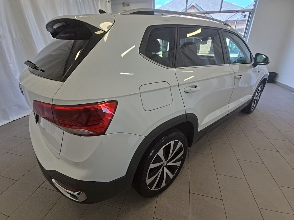 Used 2023 Pure White Volkswagen 1.5T SE image 3
