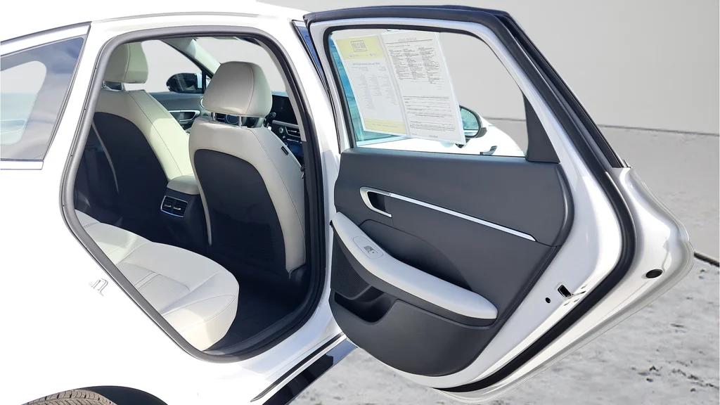 Used 2026 White Hyundai SEL image 11