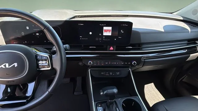 Used 2025 White Kia SX Prestige image 11