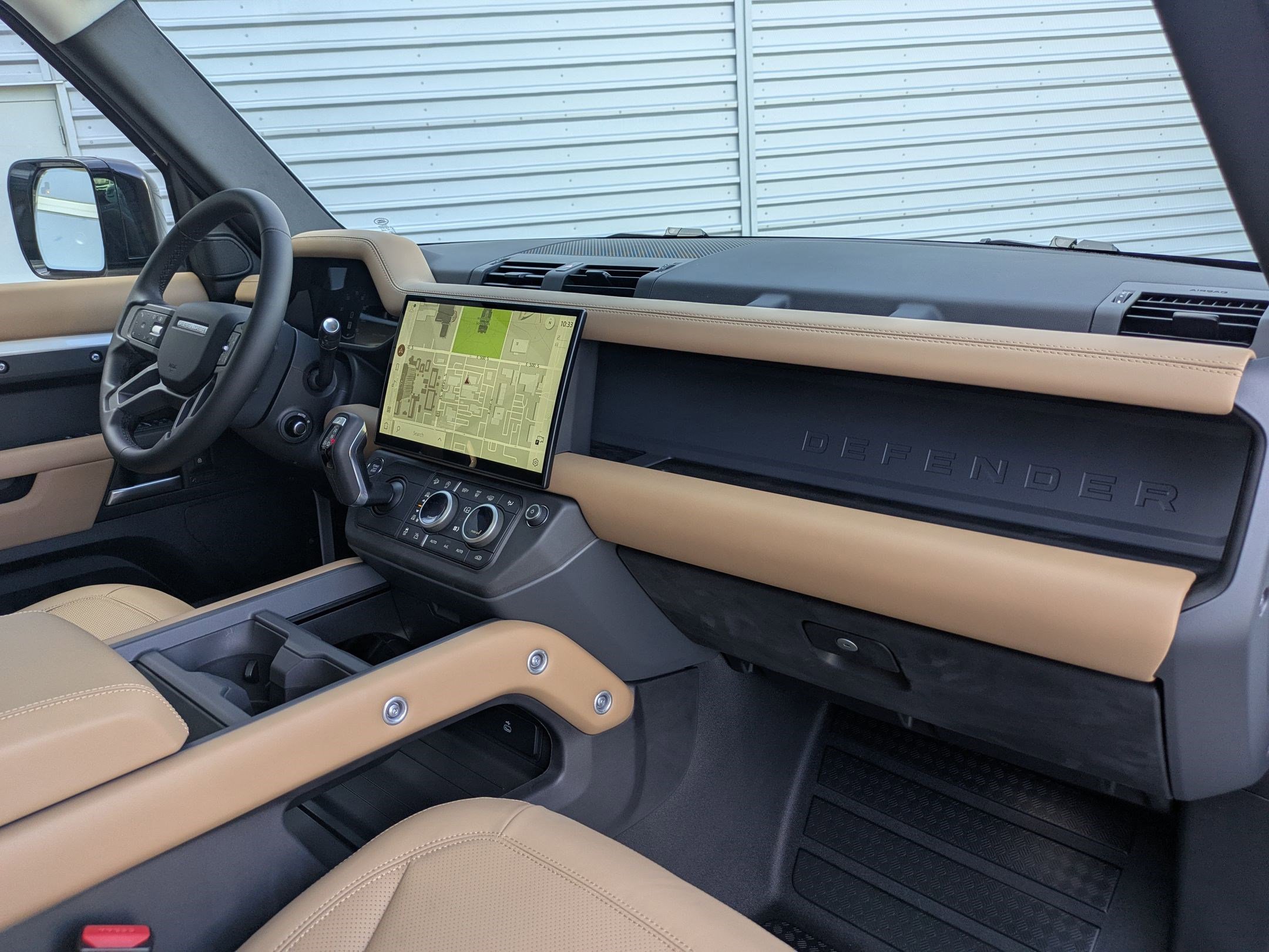 New 2026 Fuji White Land Rover P400 X-Dynamic SE image 32