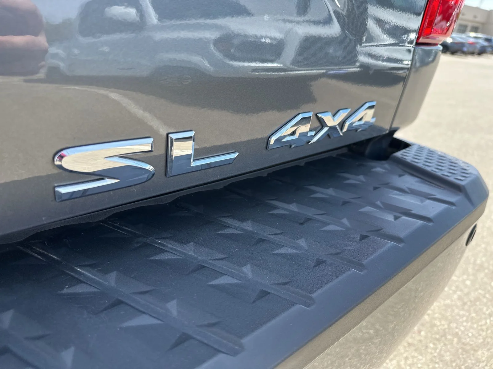 Used 2019 Gray Nissan SL image 5
