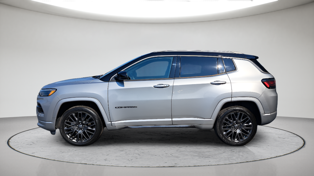 Used 2022 Silver Jeep Limited image 6