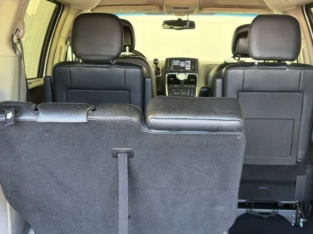 Used 2013 White Chrysler Touring image 47