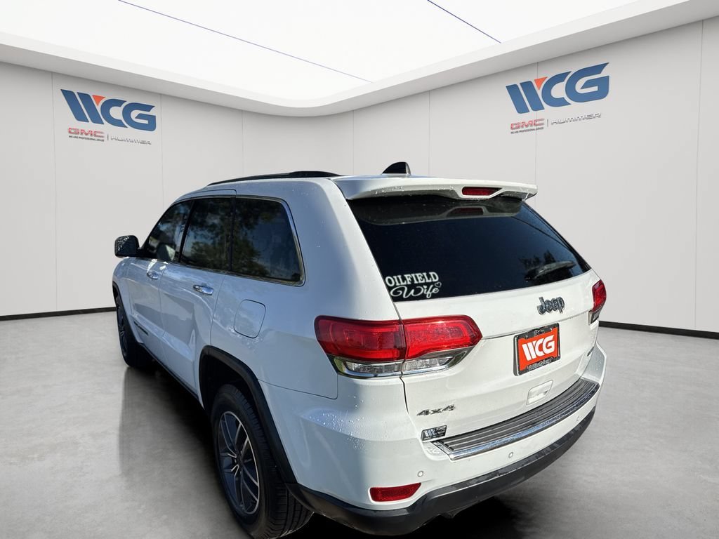 Used 2019  Jeep Limited image 5