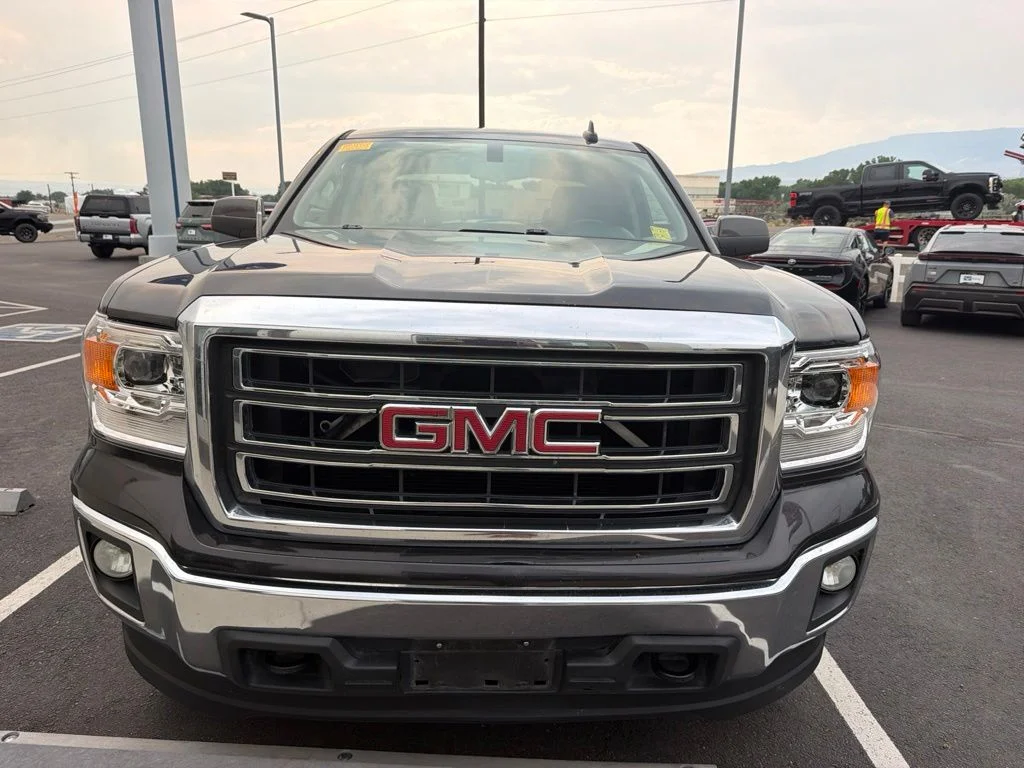 Used 2015 Silver GMC SLE image 5