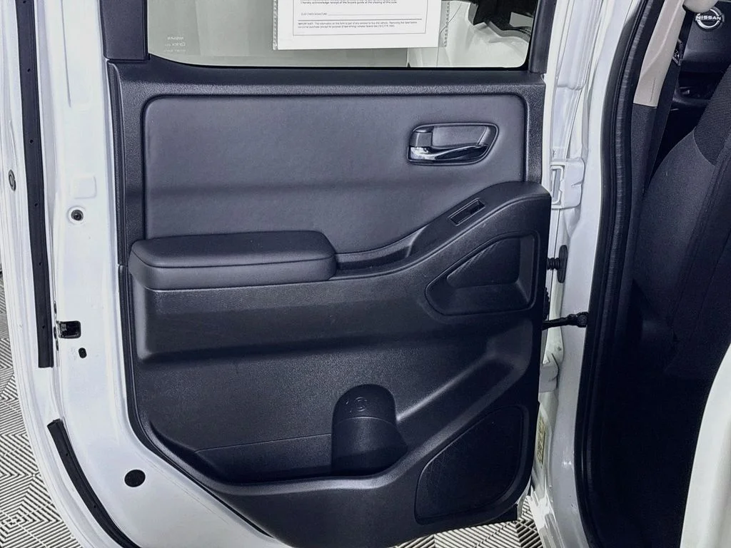 Used 2022 White Nissan SV image 18