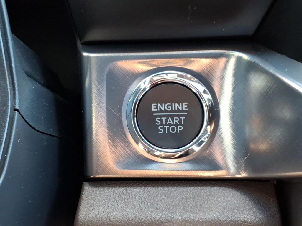 New 2026 Star White Metallic Tri-Coat Ford F-350® King Ranch® image 25