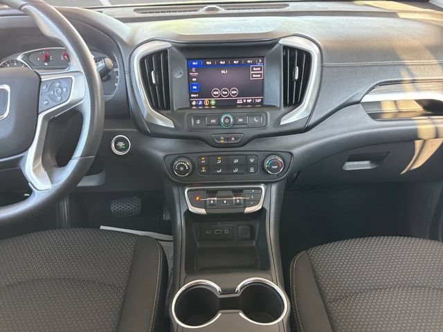 Used 2024 Ebony Twilight Metallic GMC SLE image 4