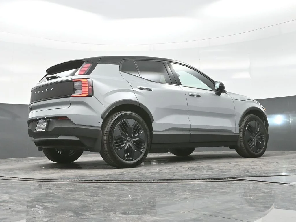 New 2026 Vapour Grey Volvo Twin Motor Cross Country Ultra image 30