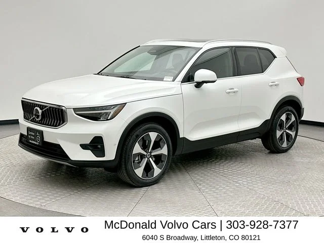 2025 Volvo XC40 B5 Plus Bright Theme