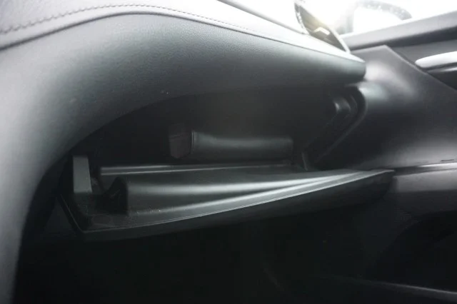 Used 2019  Toyota LE image 33