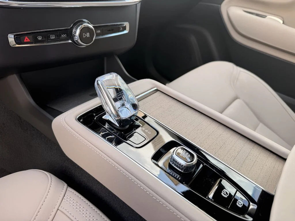 New 2026 Crystal White Volvo Core image 25