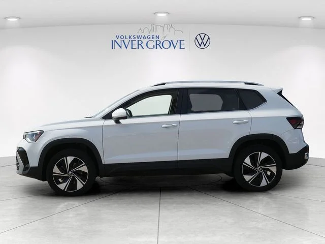 Used 2025 Pure White Volkswagen 1.5T SE image 4