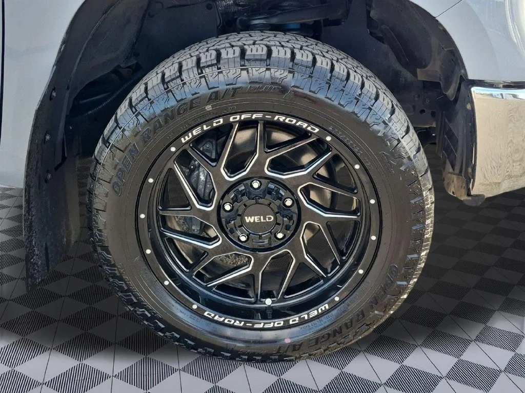 Used 2020 Cement Toyota SR5 image 30