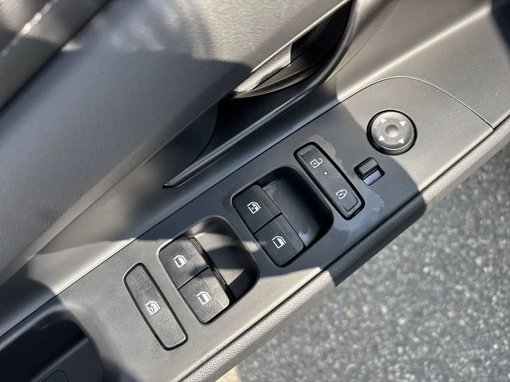 Used 2025 Gray Hyundai SEL Sport image 15