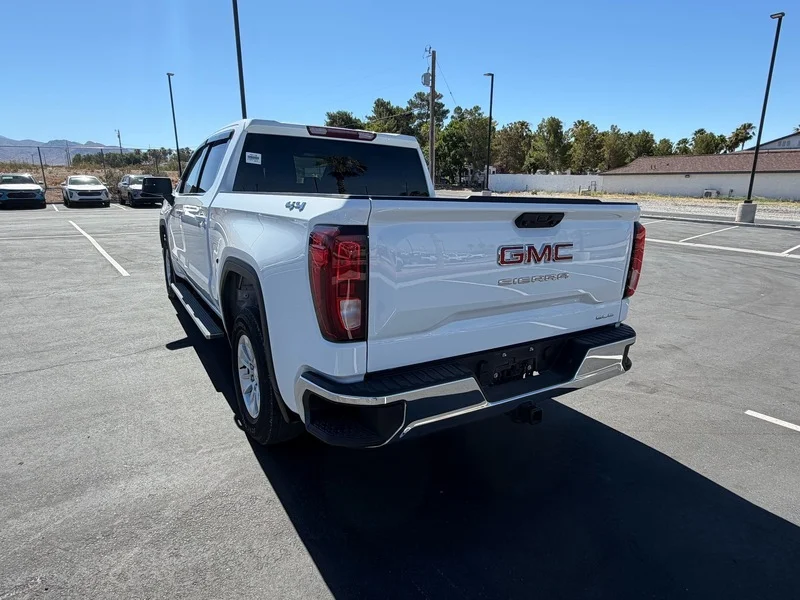 Used 2024 Summit White GMC SLE image 5