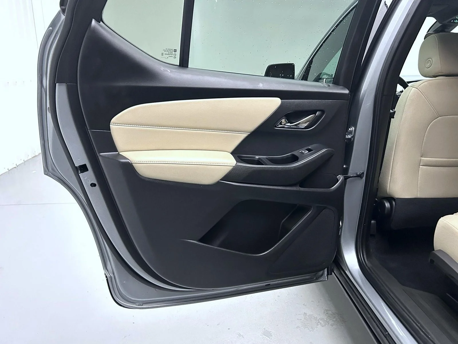 Used 2023 Gray Chevrolet LS image 21