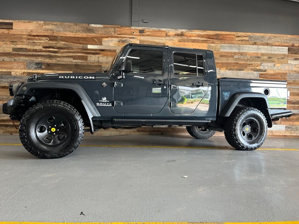 Used 2017 Rhino Clearcoat Jeep Unlimited Rubicon image 51