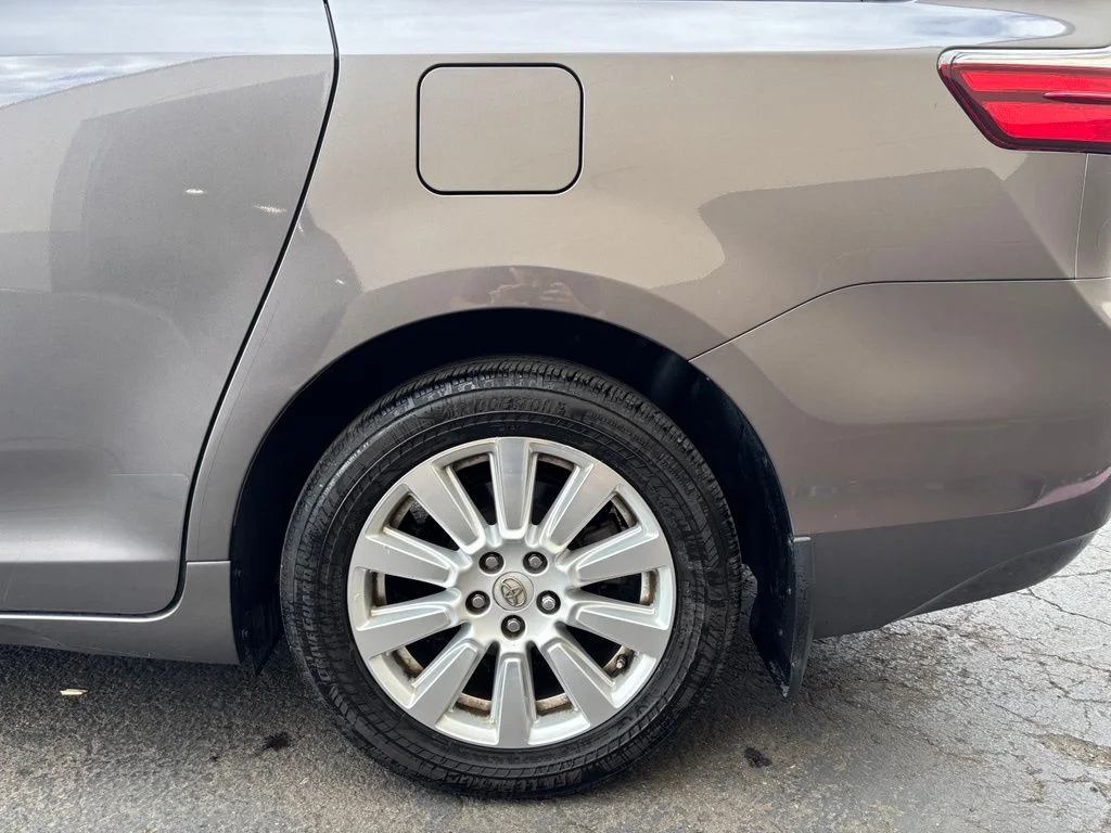 Used 2017 Predawn Gray Mica Toyota XLE image 10