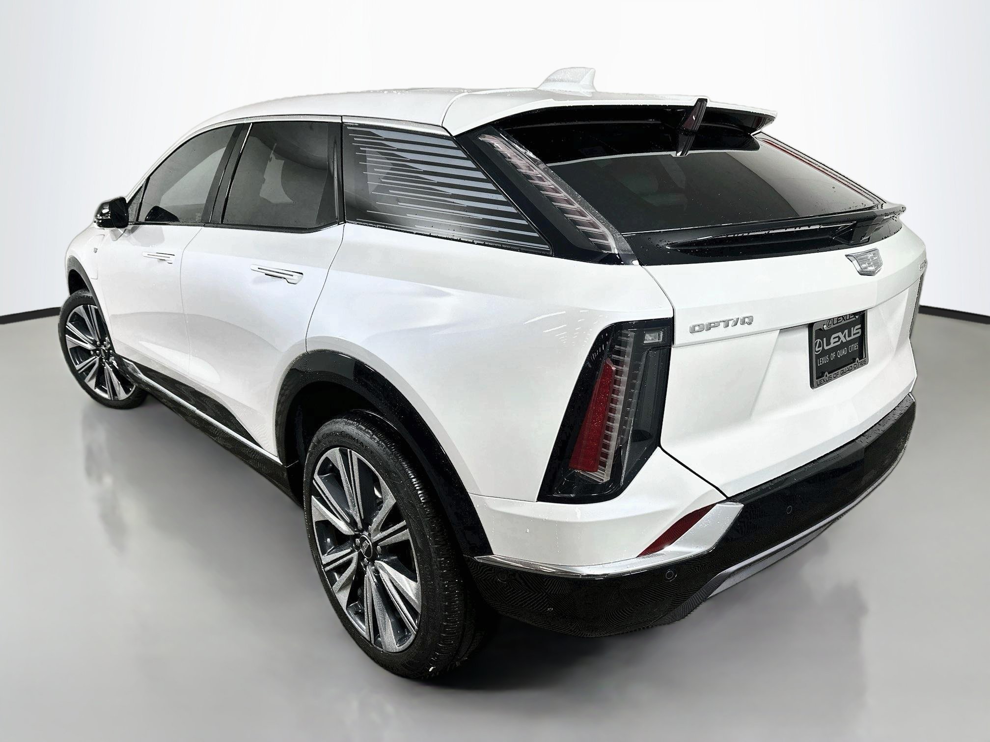 Used 2025 Crystal White Tricoat Cadillac Luxury image 5