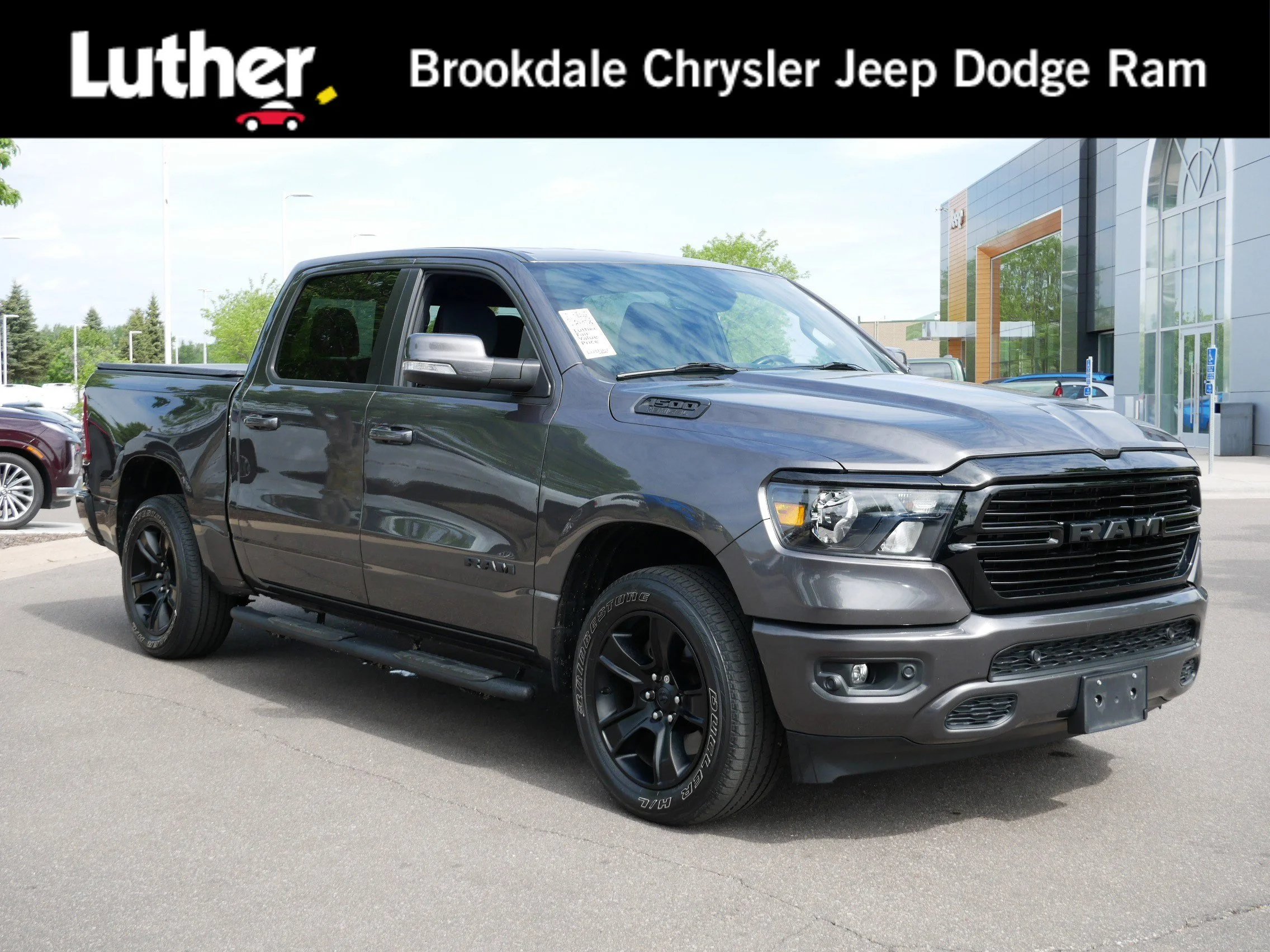 2020 RAM 1500 Big Horn/Lone Star 4x4 Crew Cab 5'7's photo