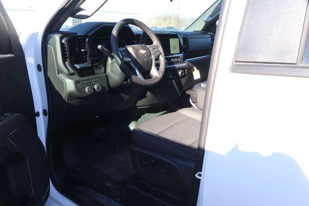 2026 Chevrolet Silverado 1500 LT - Photo 13