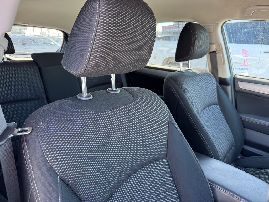 Used 2016 Silver Subaru 2.5i Premium image 17
