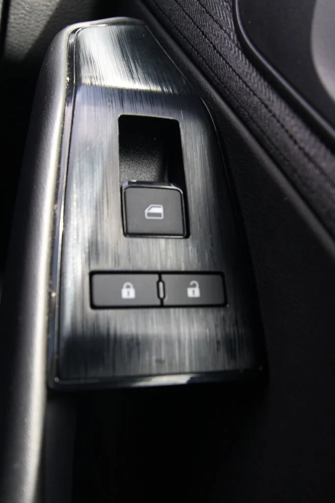 Used 2023 White Nissan S image 22