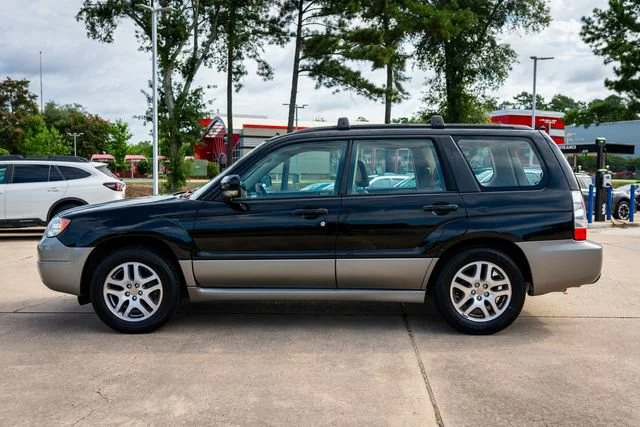 Used 2006 Obsidian Black/Steel Gray Subaru 2.5 X L.L. Bean Edition image 2