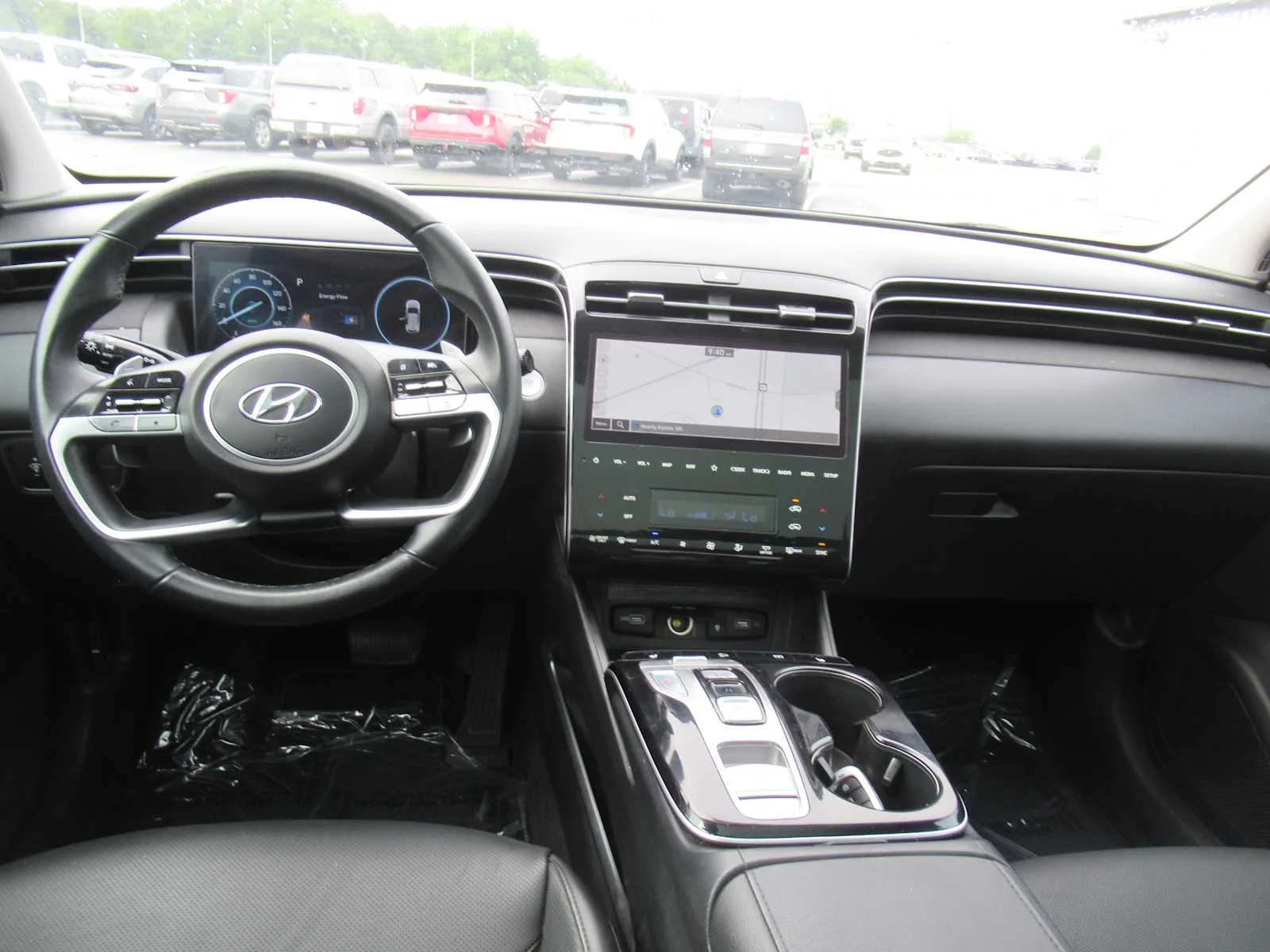 Used 2024 Amazon Gray Hyundai SEL Convenience image 17