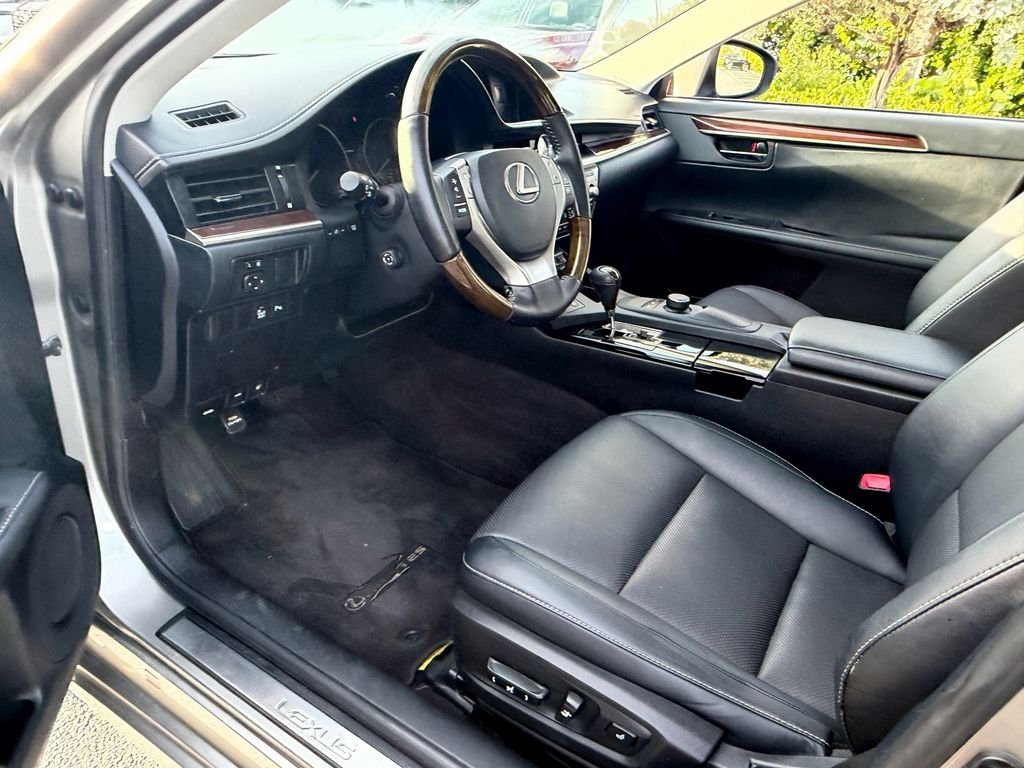 Used 2015 Silver Lexus 350 image 11