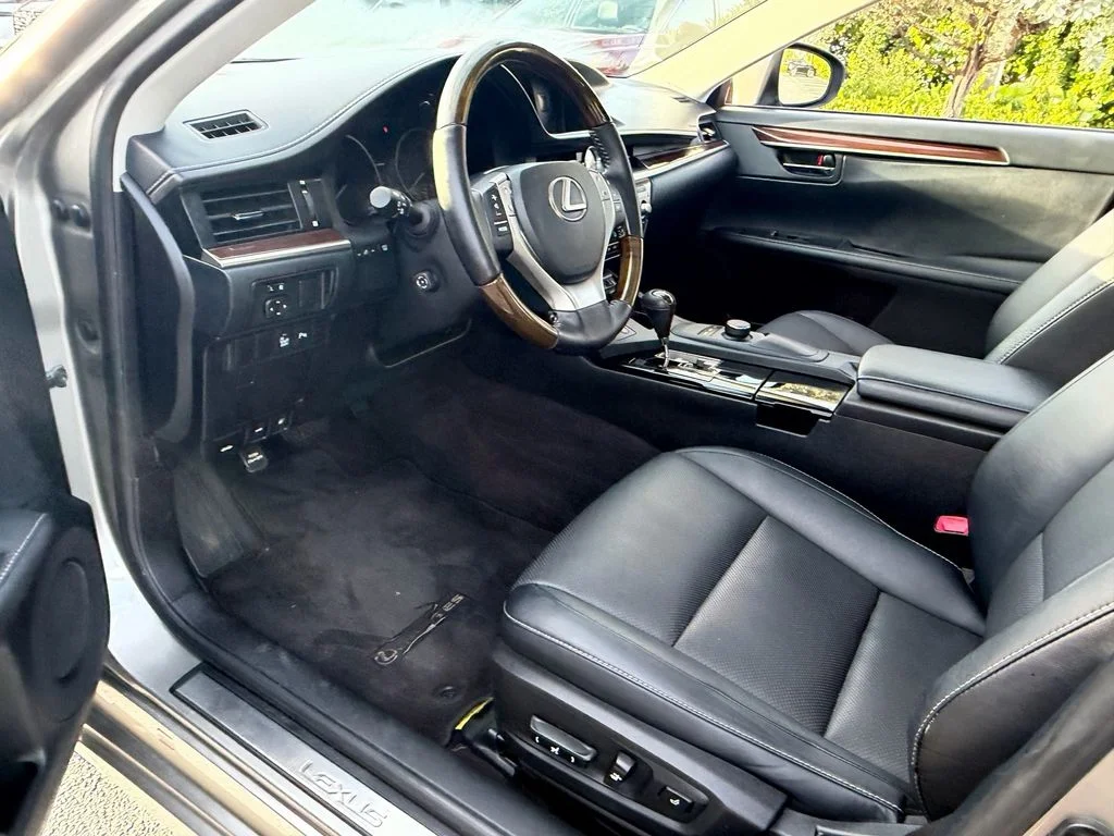 Used 2015 Silver Lexus 350 image 11