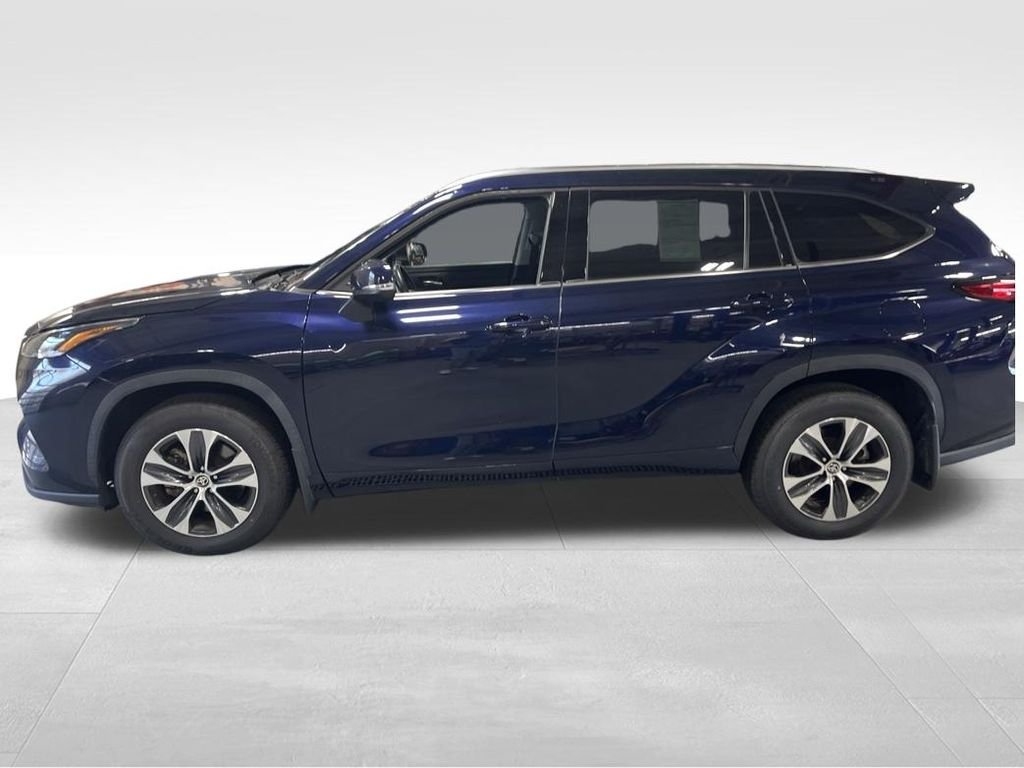 Used 2021  Toyota XLE image 8
