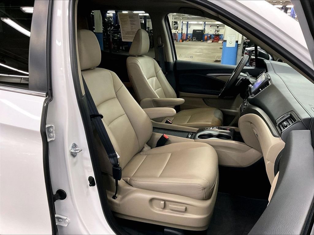 Used 2023 Platinum White Honda RTL image 11