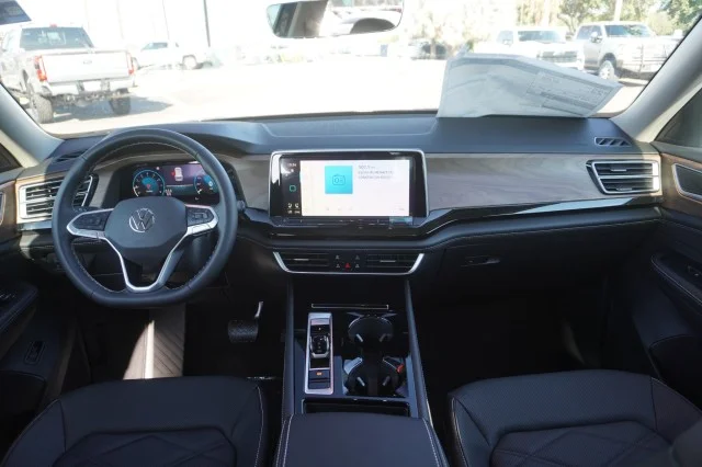 New 2026 Pure Gray Volkswagen 2.0T SE w/Technology image 22