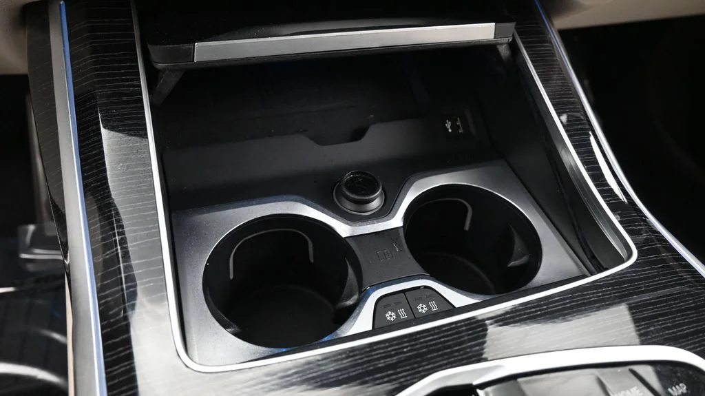 Certified Used 2025 Green BMW M60i image 25