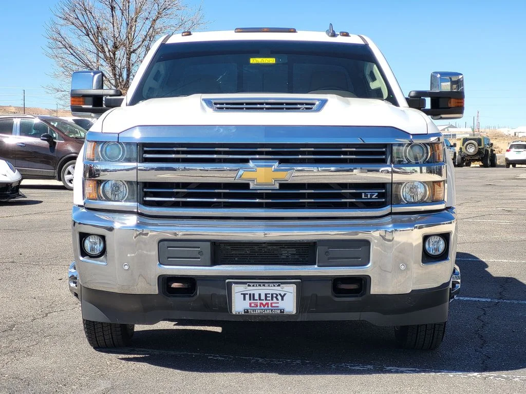 Used 2019 IRIDESCENT PEARL TRICOAT Chevrolet LTZ image 3