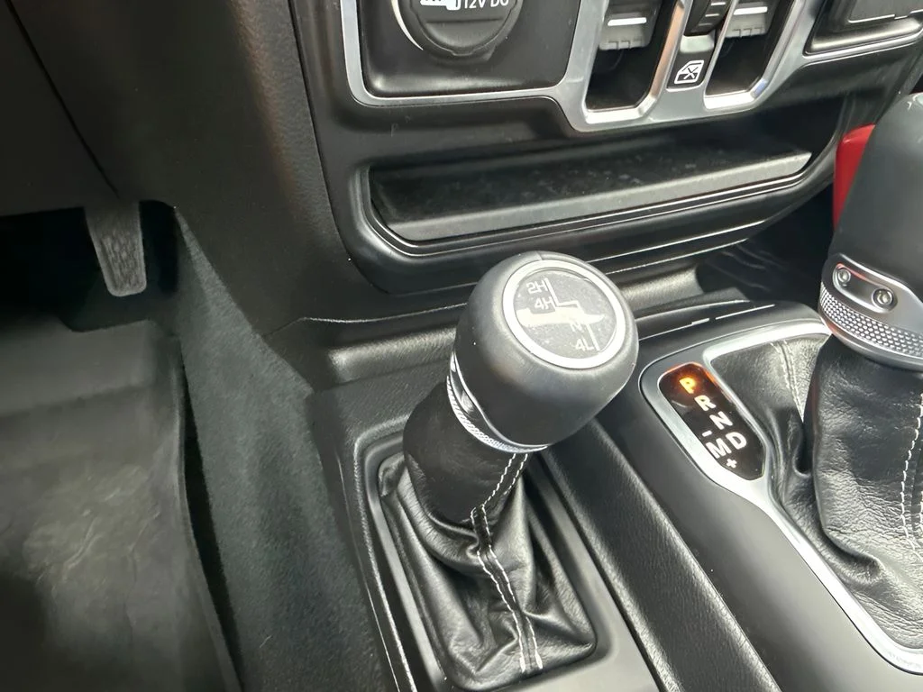 Used 2022 White Jeep Unlimited Sahara image 21