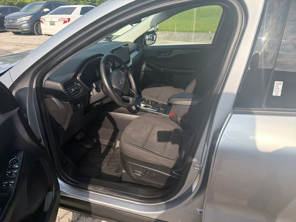 Used 2023 Silver Ford Active image 13