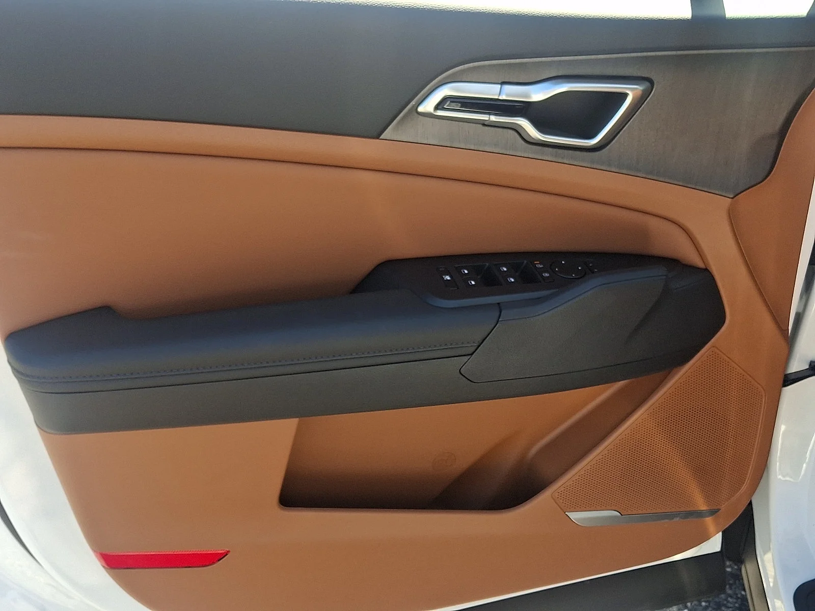 New 2027 White Kia X-Line image 12