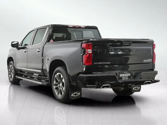 Used 2025 Black Chevrolet High Country image 3